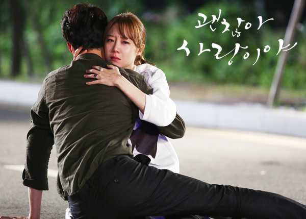 Psychiatrist Ji Hae-soo warmly comforting Jang Jae-yeol as he struggles with his trauma in the romance drama