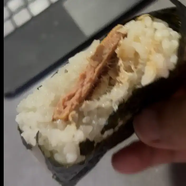 Inside filling of the GS25 The Bigger Richam Tuna Mayo Gimbap showing a thick slice of ham